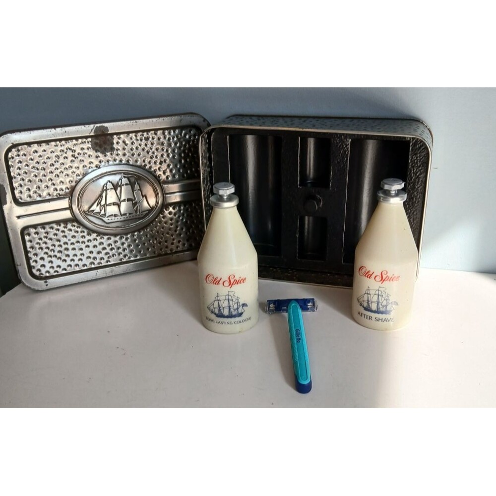 Vtg OLD SPICE Cologne After Shave Christmas GIft set w Hammared case Gillette